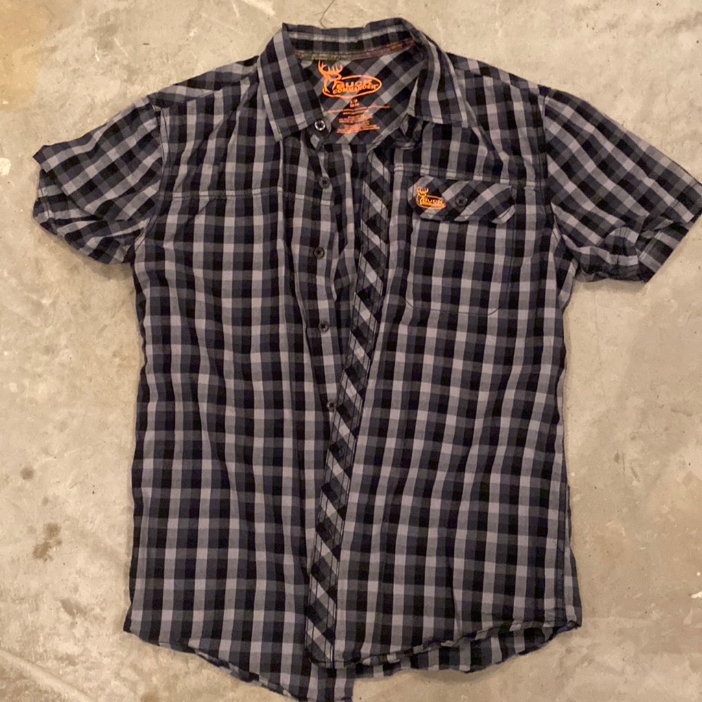 Buck Commander Button Down